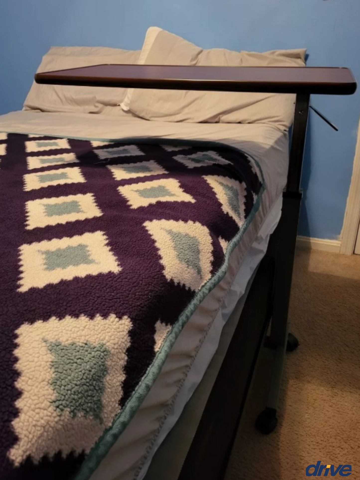 DRIVE MEDICAL TABLE 13067 / OVERBED WITH WHEELS / ADJUSTABLE
